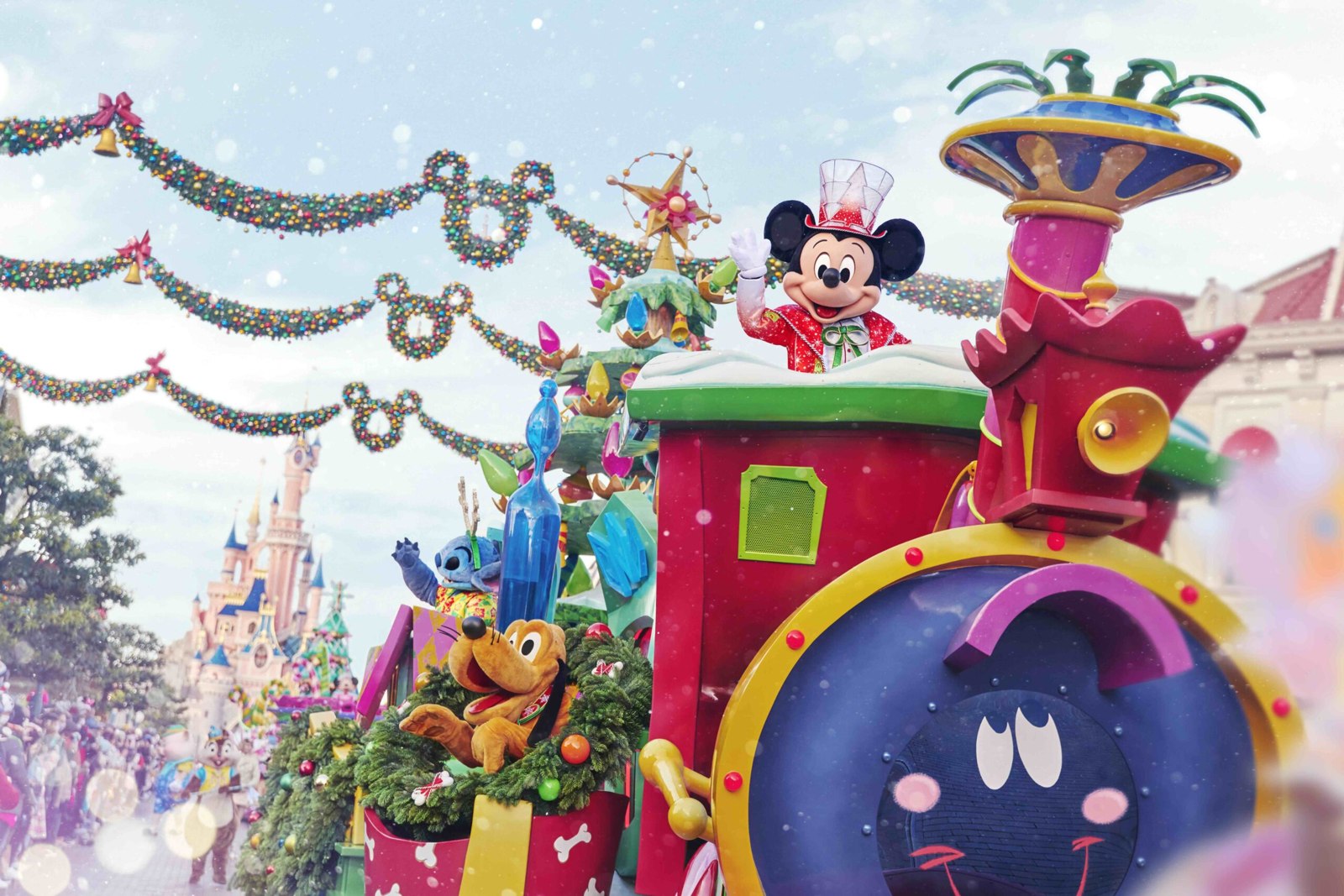 La parade de Noël à Disneyland Paris.